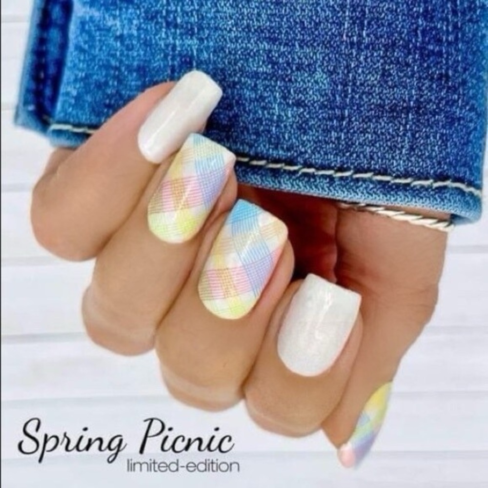 Color Street Pastel Plaid Nail Strips